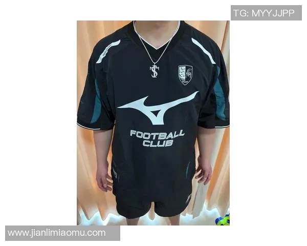 美式足球明星的时尚穿搭解析与潮流趋势分享