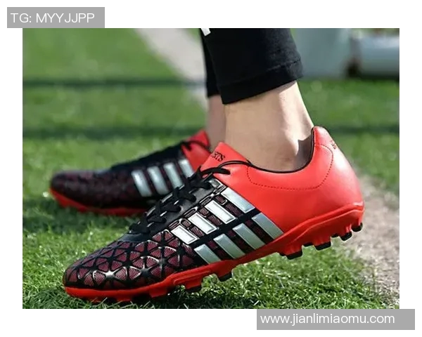 足球明星专属鞋款全景展示让你领略球场风采与时尚魅力 足球明星专属鞋款全景展示让你领略球场风采与时尚魅力